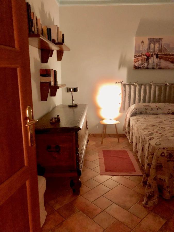 Camera Matrimoniale Privata Con Bagno Interno Верчеллі Екстер'єр фото
